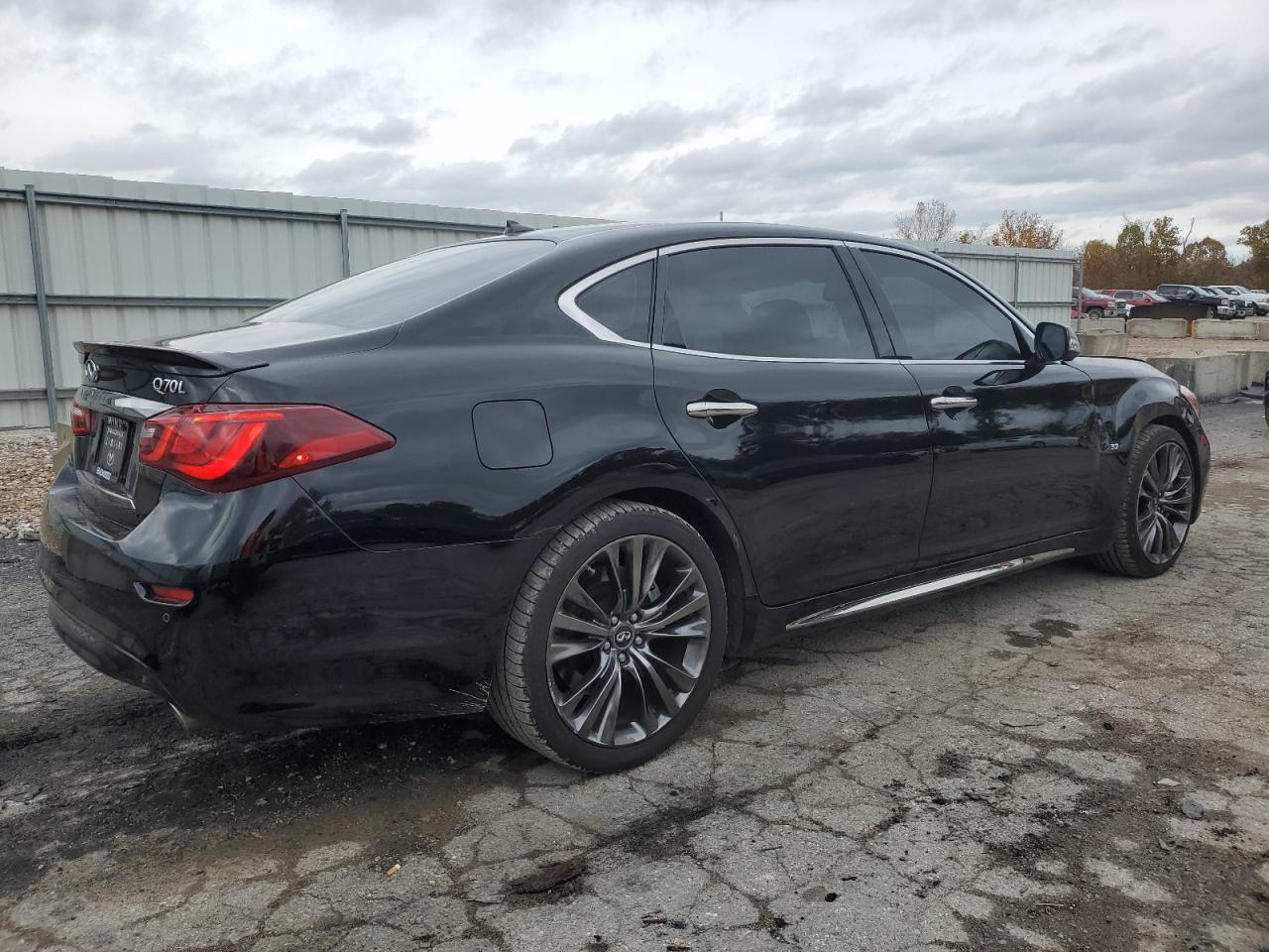 2018 Infiniti Q70 VIN JN1BY1PP0JM330583 Copart auction photo, front end / rear end damage thumbnail 3