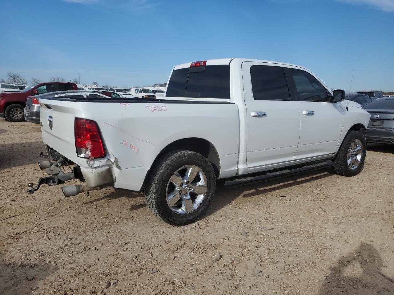 2016 RAM 1500 VIN 3C6RR6LT2GG288736 Copart auction photo, front end / minor dent/scratches damage thumbnail 3