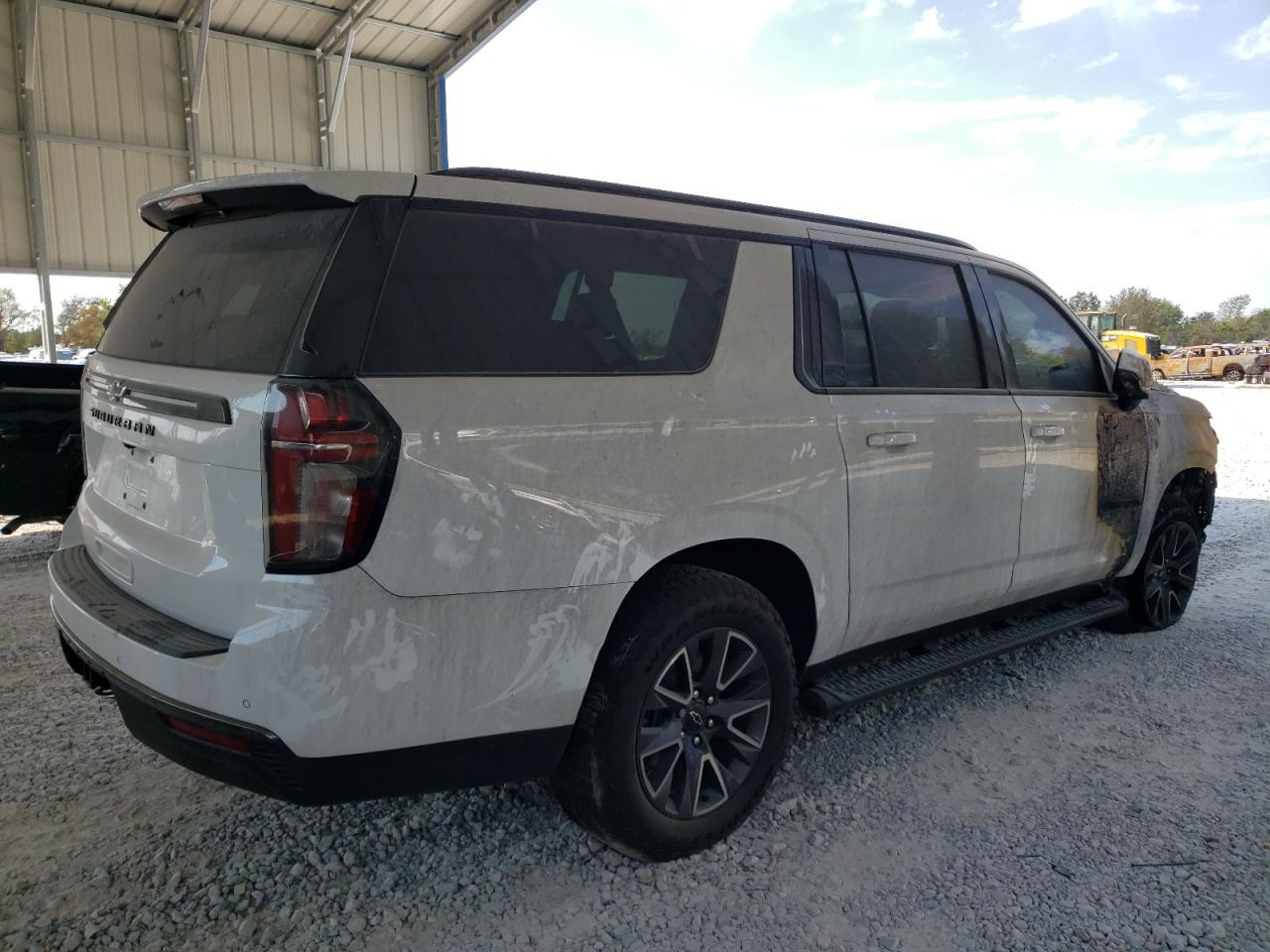 2022 Chevrolet Suburban VIN 1GNSKDKD7NR312482 Copart auction photo, burn - engine / minor dent/scratches damage thumbnail 3