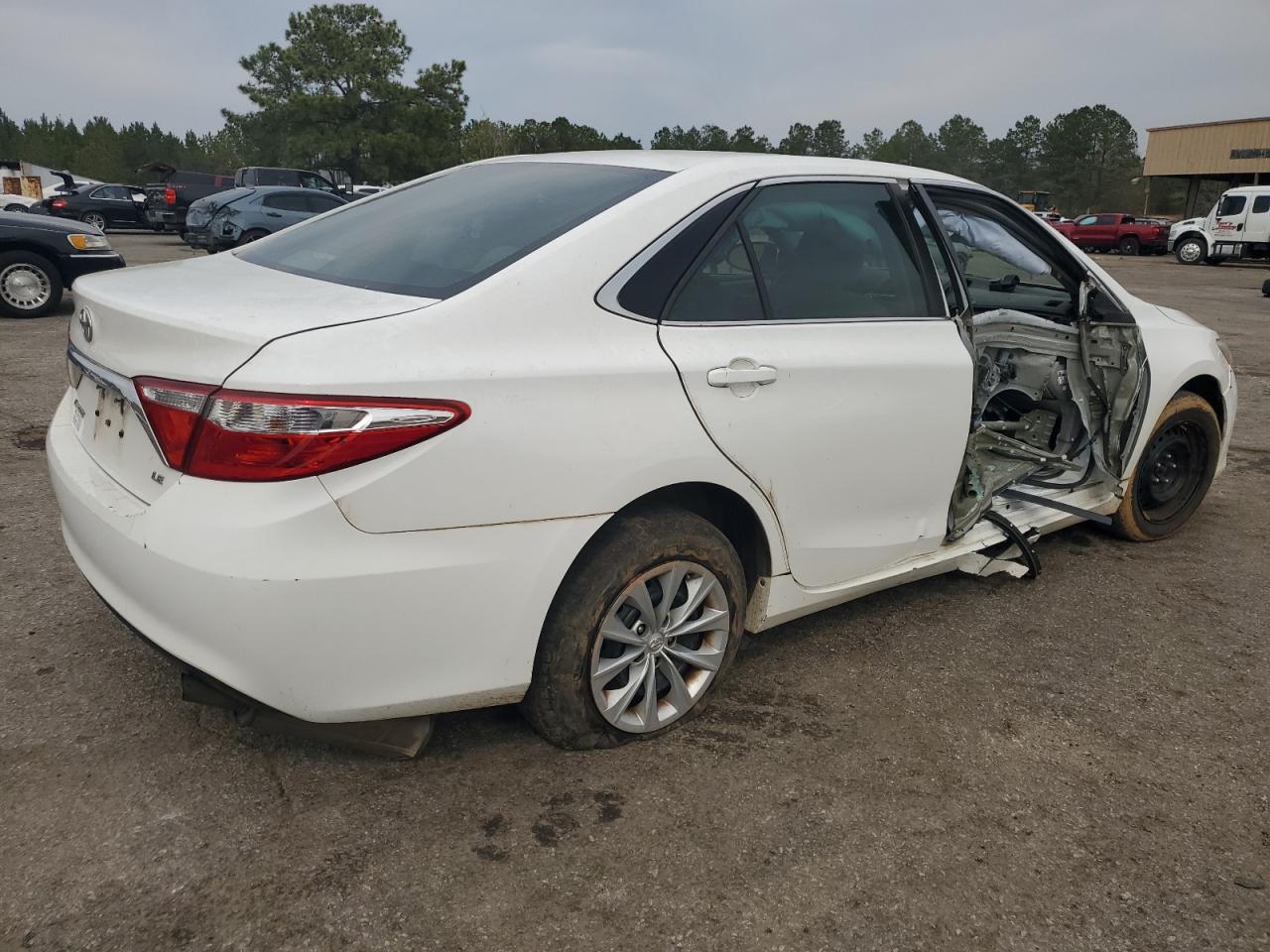 2015 Toyota Camry VIN 4T1BF1FK9FU892221 Copart auction photo, side damage thumbnail 3