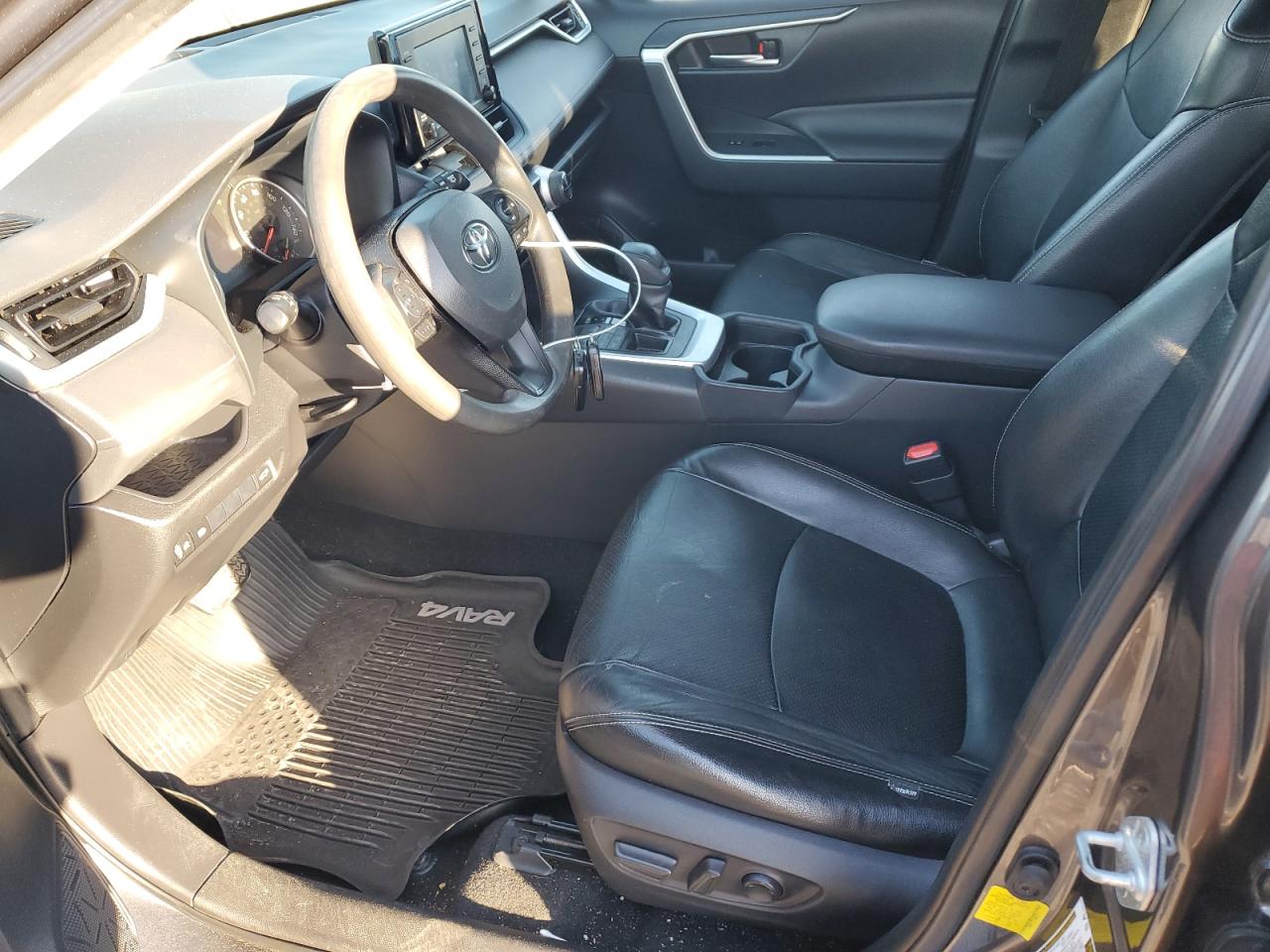 2019 Toyota RAV 4 VIN JTMP1RFV7KD043281 Copart auction photo, front end / side damage thumbnail 7