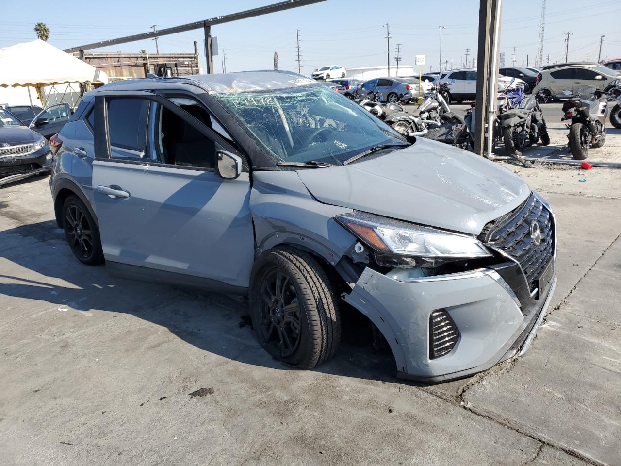 2022 Nissan Kicks VIN 3N1CP5CV1NL507659 Copart auction photo, rollover damage thumbnail 4