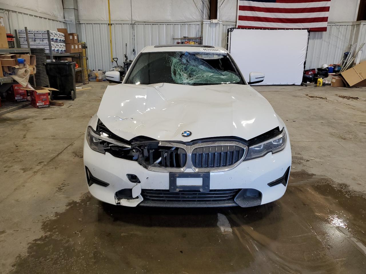 2019 BMW 3er VIN 3MW5R7J57K8B00679 Copart auction photo, top/roof / front end damage thumbnail 5