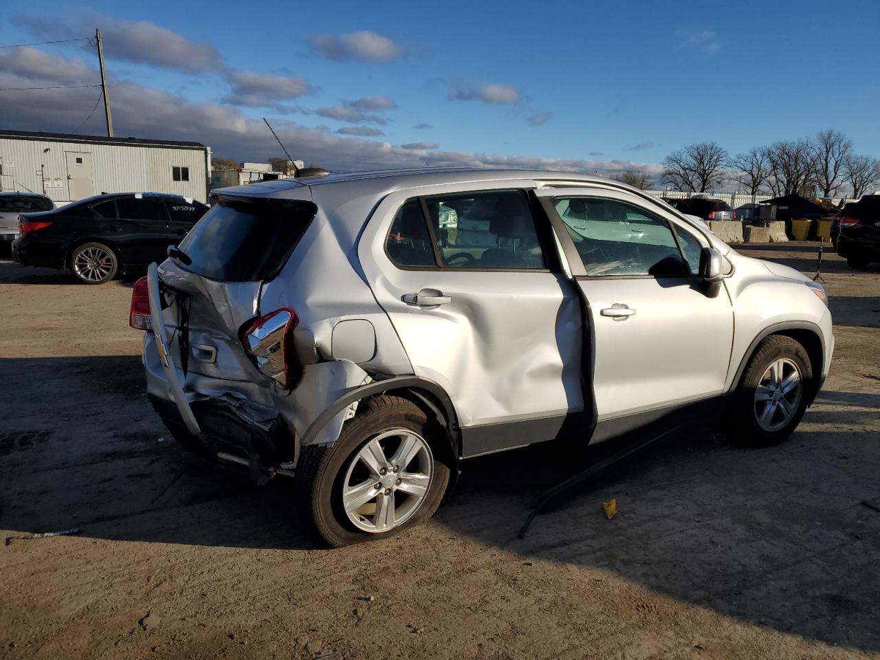 2019 Chevrolet Trax VIN 3GNCJKSB4KL243716 Copart auction photo, rear end damage thumbnail 3