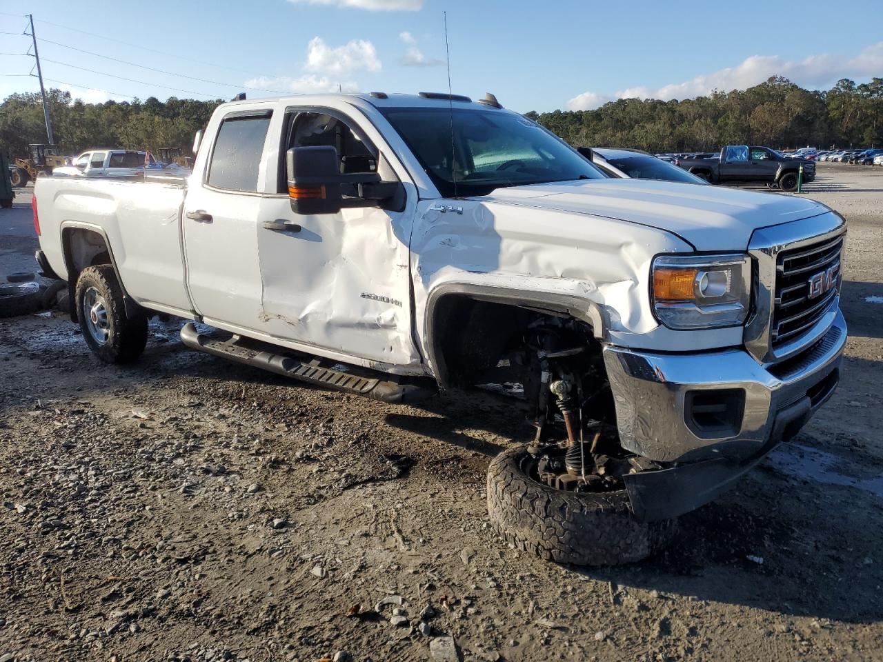 2017 GMC Sierra VIN 1GT22REG5HZ167152 Copart auction photo, all over damage thumbnail 4