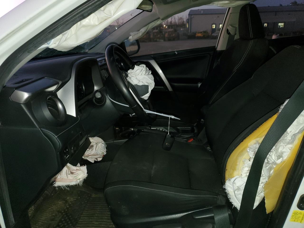 2018 Toyota RAV 4 VIN JTMRFREV8JJ734749 Copart auction photo, front end / side damage thumbnail 7