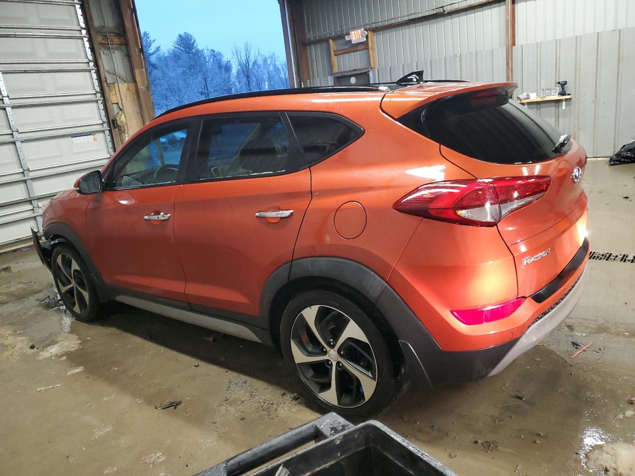 2017 Hyundai Tucson VIN KM8J3CA2XHU324053 Copart auction photo, front end damage thumbnail 2