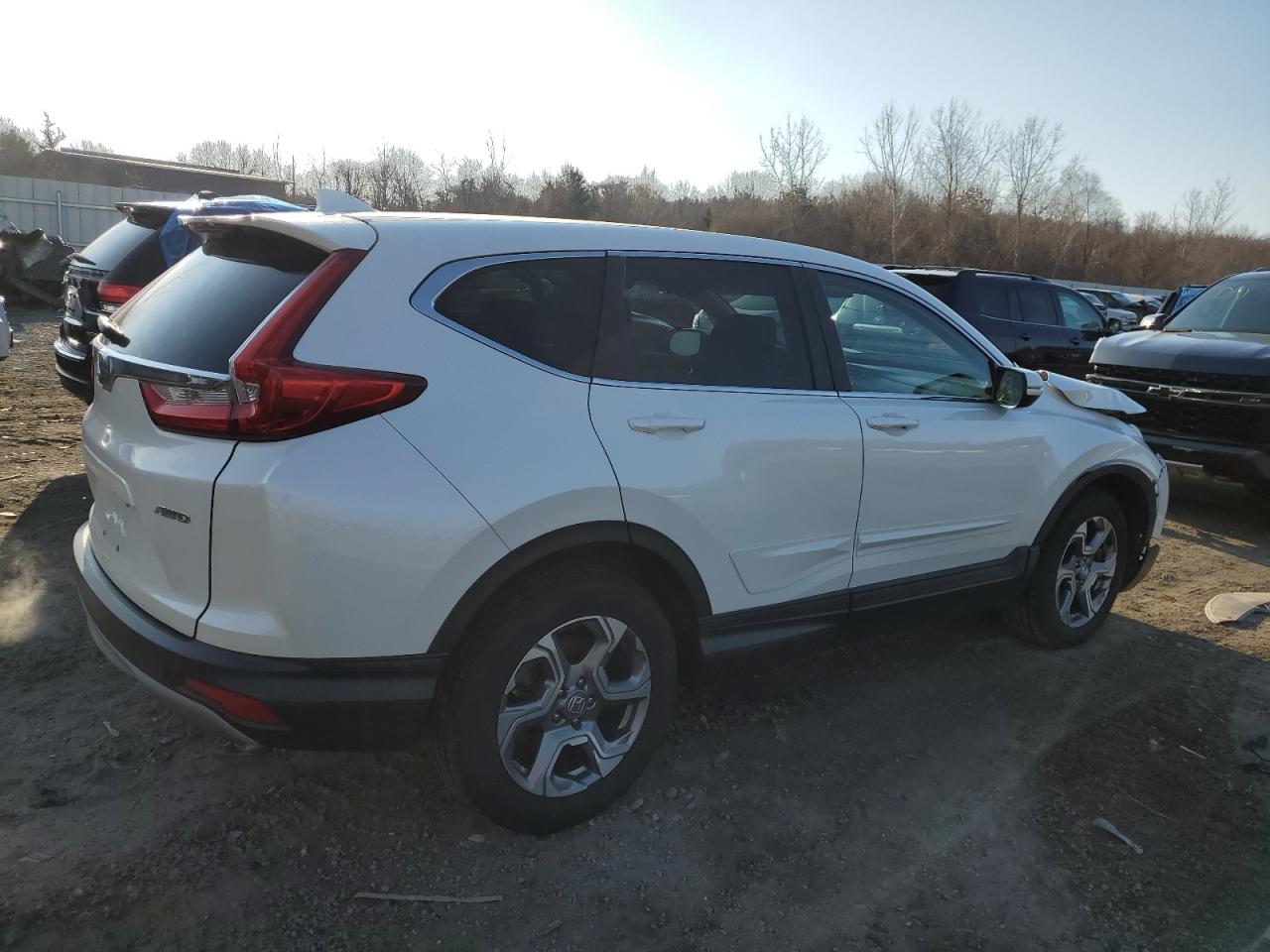 2018 Honda CR-V VIN 2HKRW2H88JH662215 Copart auction photo, front end / minor dent/scratches damage thumbnail 3
