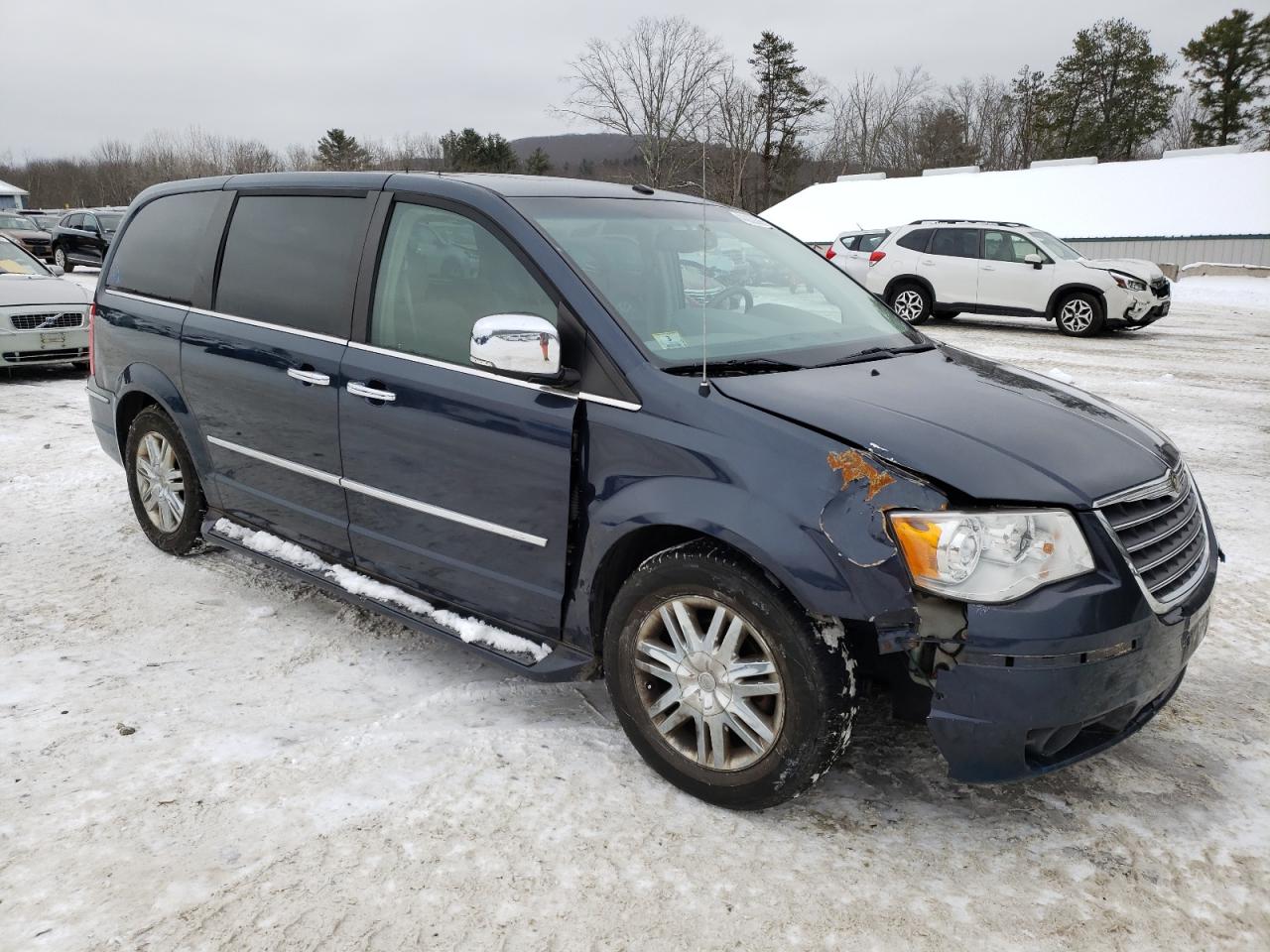 2008 Chrysler Town & Country VIN 2A8HR64X78R690357 Copart auction photo, front end / minor dent/scratches damage thumbnail 4