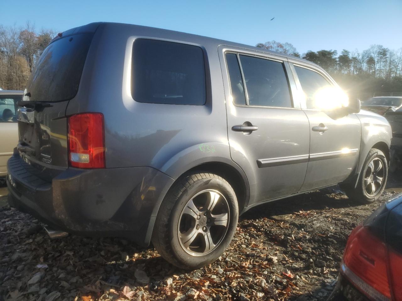 2015 Honda Pilot VIN 5FNYF4H39FB054303 Copart auction photo, front end damage thumbnail 3