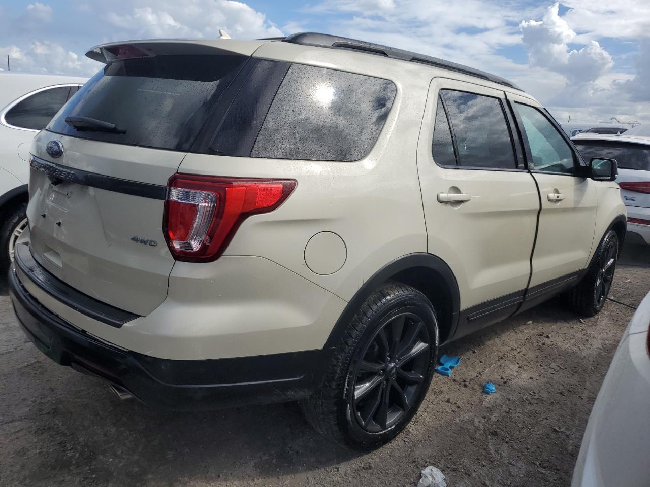 2018 Ford Explorer VIN 1FM5K8D83JGA24358 Copart auction photo, water/flood damage thumbnail 3