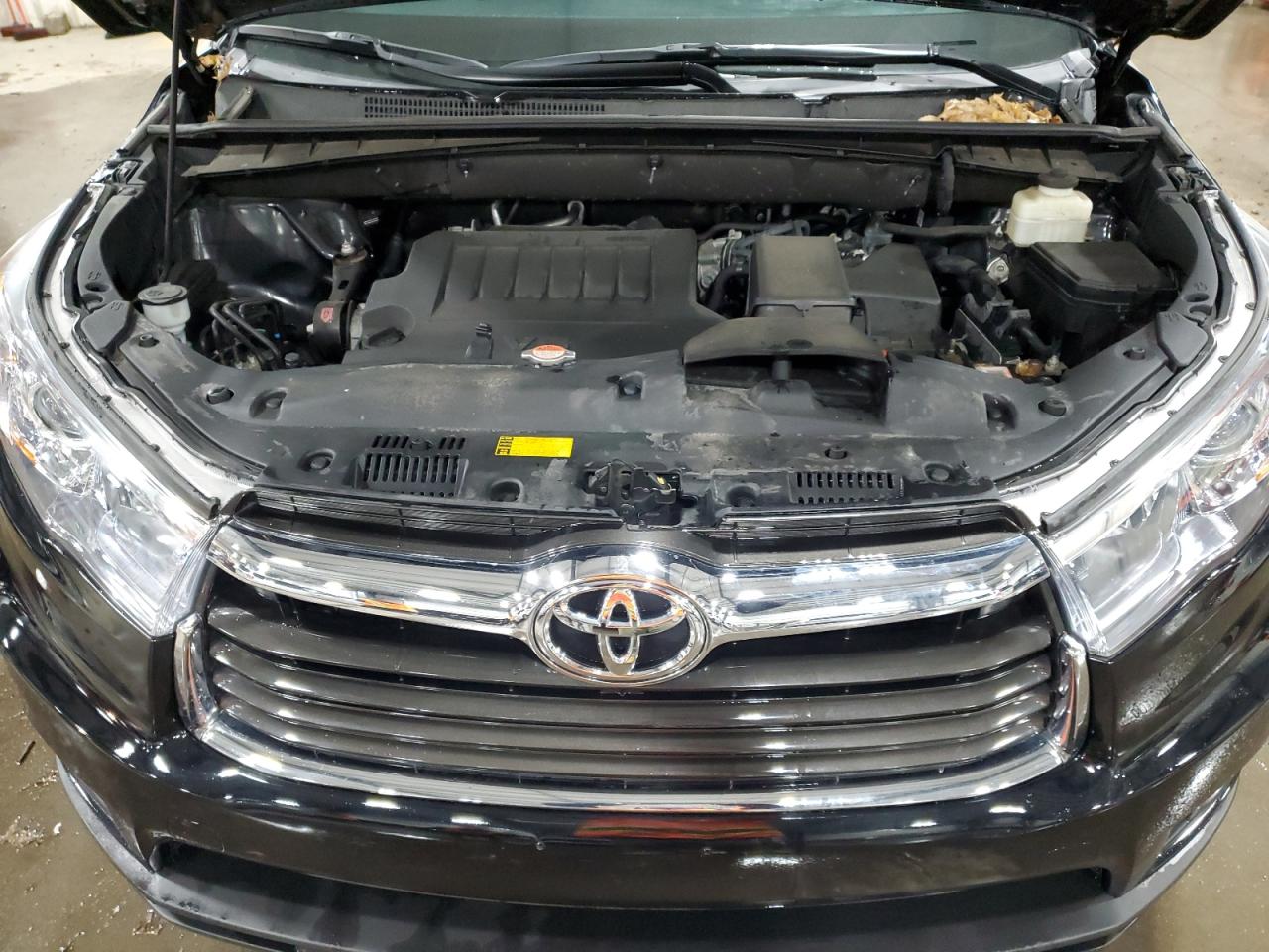 2016 Toyota Highlander VIN 5TDJKRFH5GS502588 Copart auction photo, rear end / side damage thumbnail 12