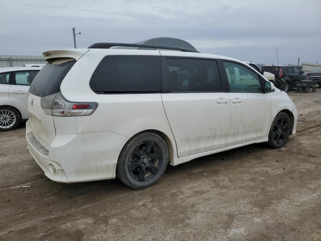 2012 Toyota Sienna VIN 5TDXK3DC5CS187882 Copart auction photo, front end damage thumbnail 3