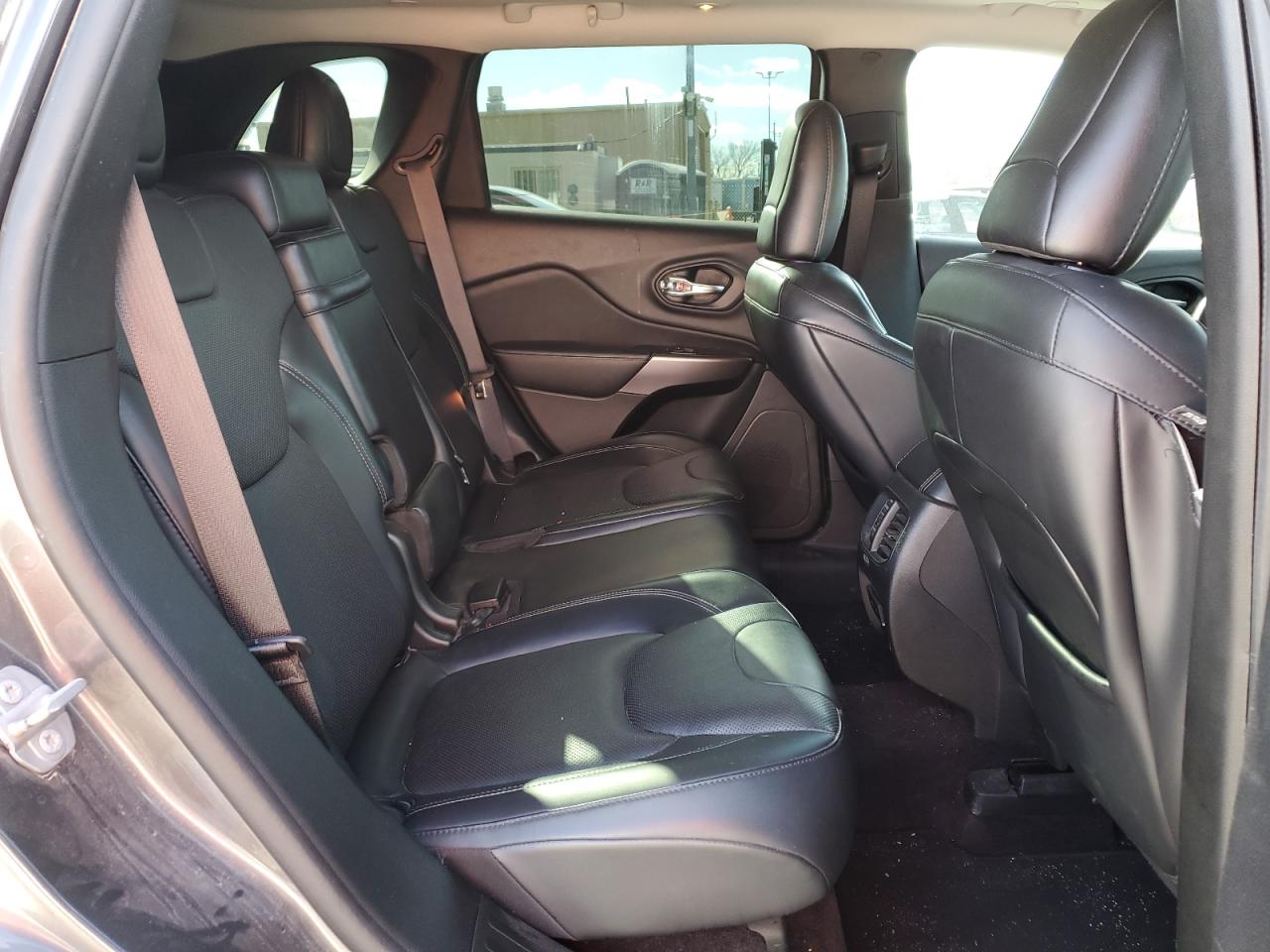 2019 Jeep Grand Cherokee VIN 1C4PJMDN2KD179002 Copart auction photo, front end / side damage thumbnail 11