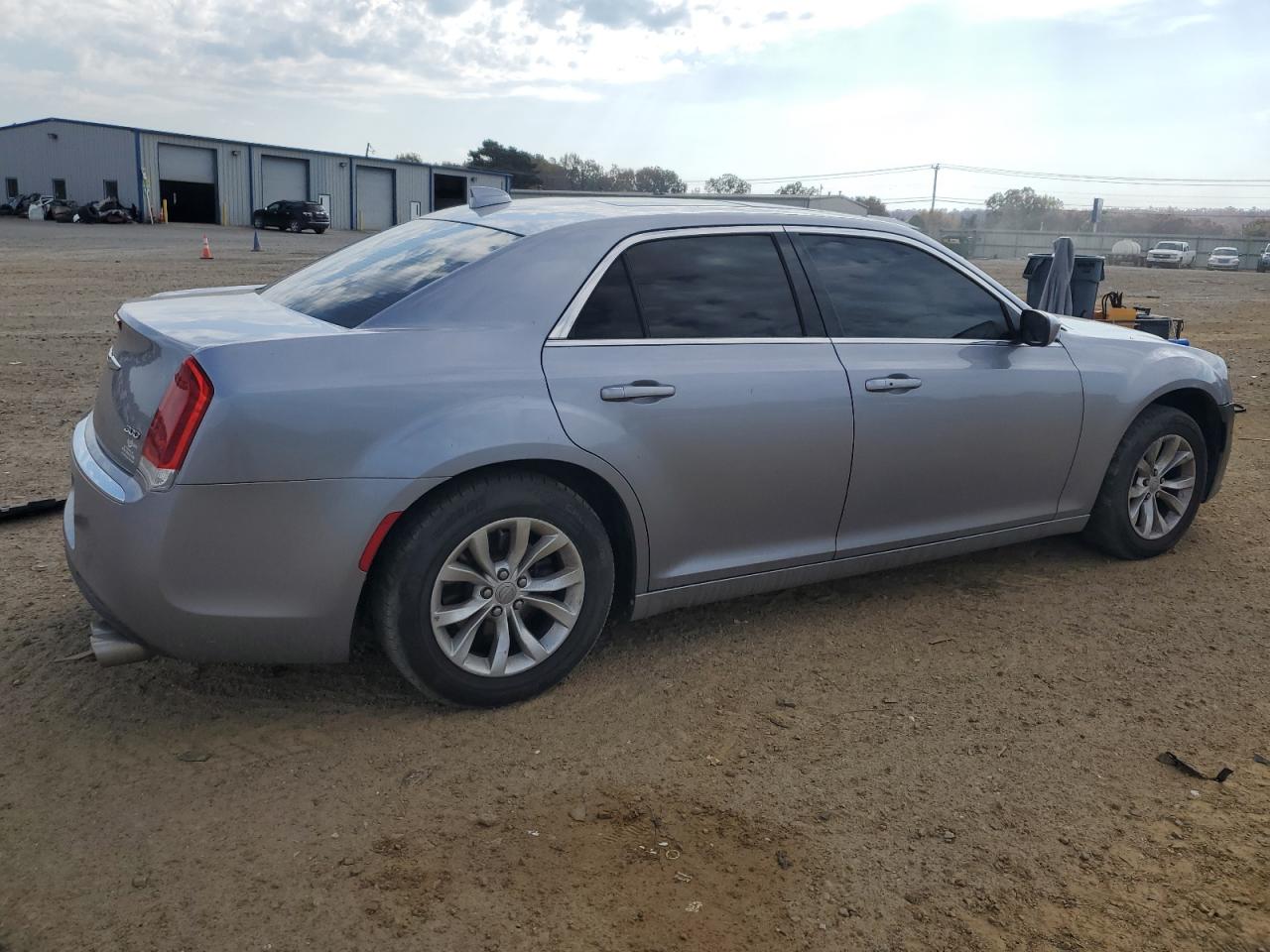 2016 Chrysler 300 VIN 2C3CCAAGXGH243685 Copart auction photo, front end / minor dent/scratches damage thumbnail 3