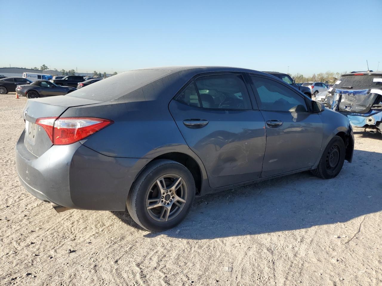 2015 Toyota Corolla VIN 5YFBURHE1FP207254 Copart auction photo, front end / side damage thumbnail 3