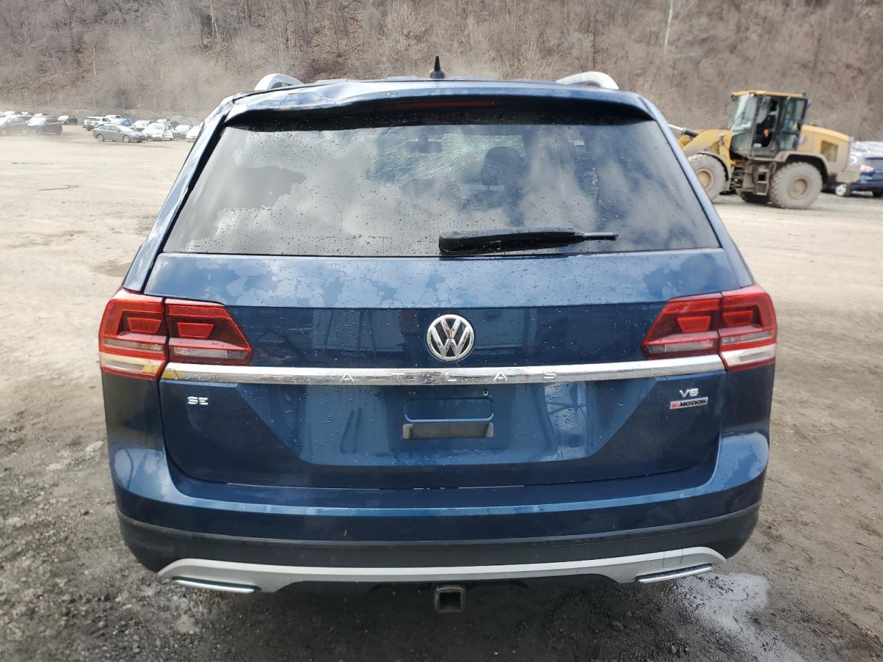2019 Volkswagen Atlas VIN 1V2LR2CA1KC582113 Copart auction photo, vandalism / minor dent/scratches damage thumbnail 6