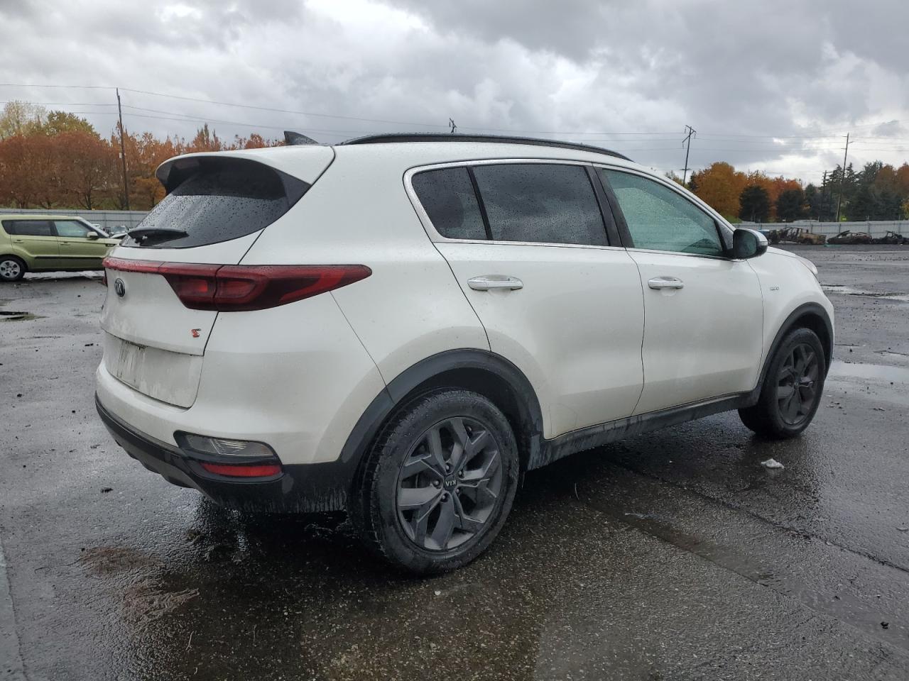 2020 KIA Sportage VIN KNDP6CAC9L7664381 Copart auction photo, all over / vandalism damage thumbnail 3