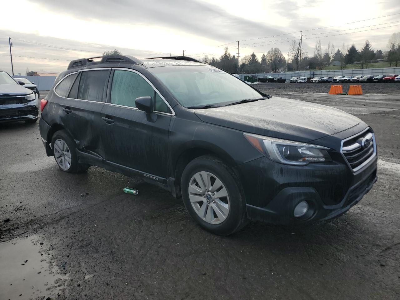 2018 Subaru Outback VIN 4S4BSACC6J3301883 Copart auction photo, side / rear end damage thumbnail 4
