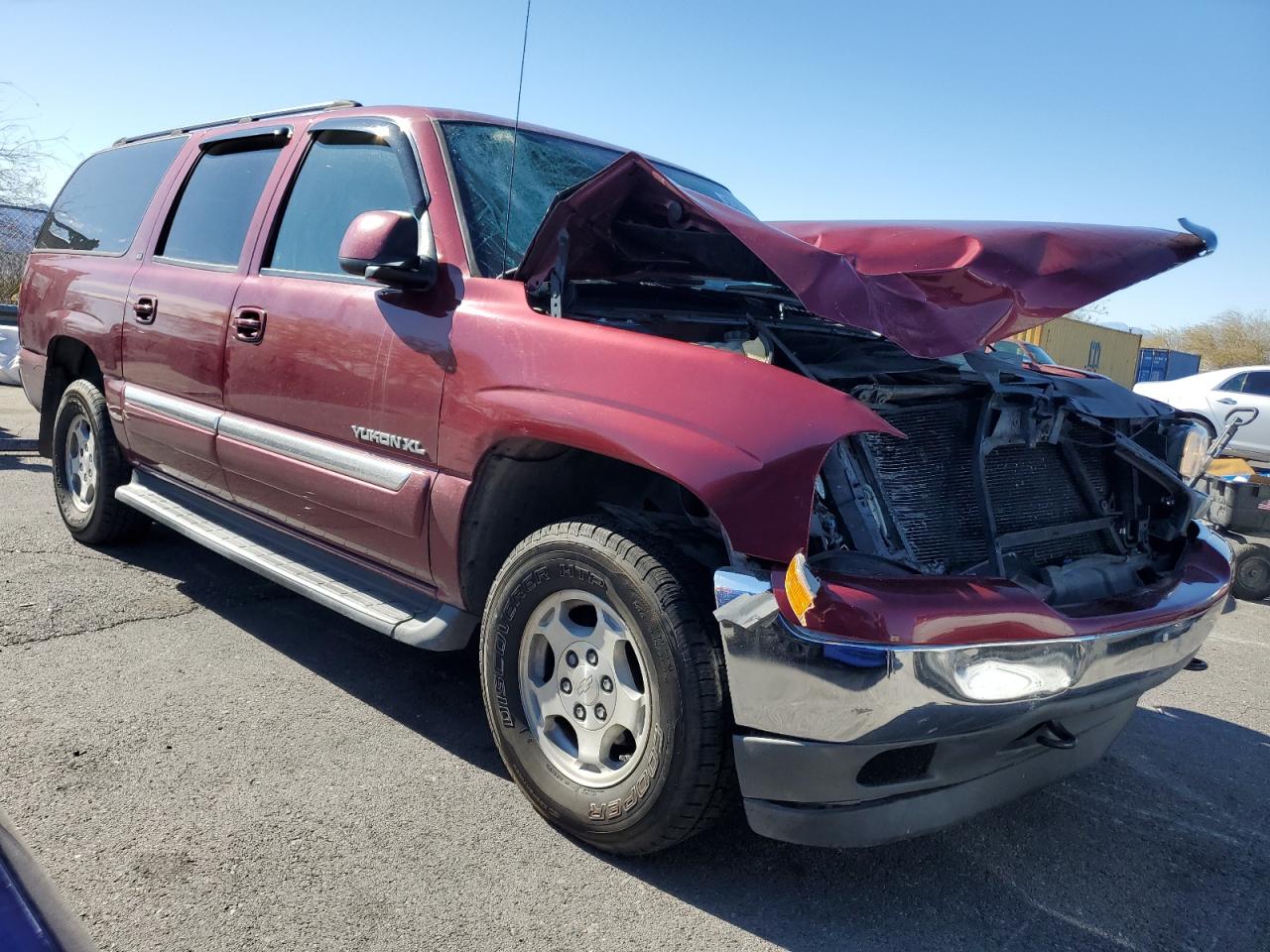 2005 GMC Yukon VIN 1GKFK16Z65J137644 Copart auction photo, front end damage thumbnail 4