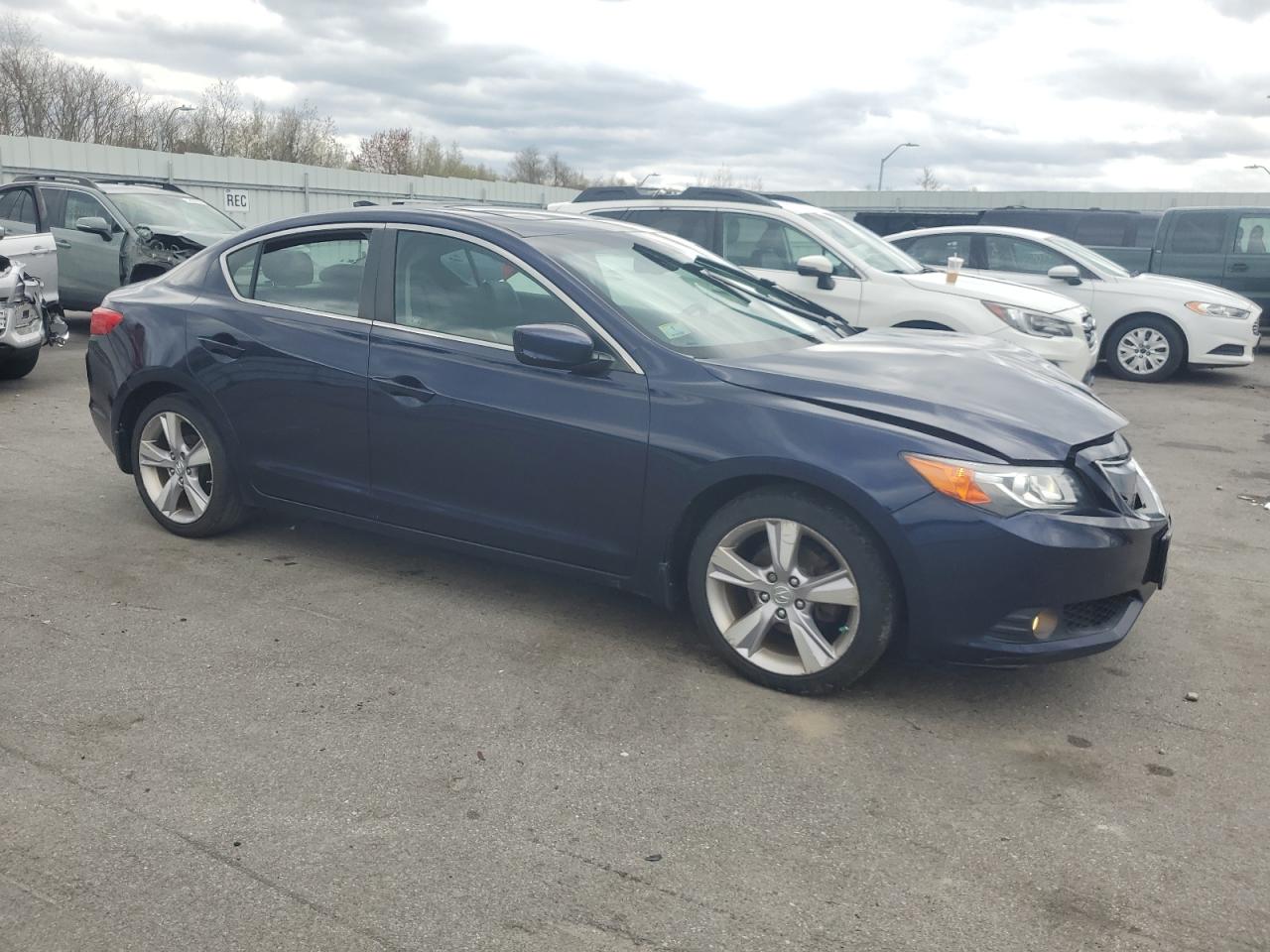2013 Acura ILX VIN 19VDE1F55DE009746 Copart auction photo, normal wear damage thumbnail 4