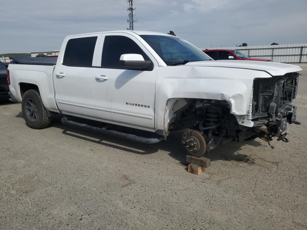 2015 Chevrolet Silverado VIN 3GCUKRECXFG247307 Copart auction photo, front end damage thumbnail 4