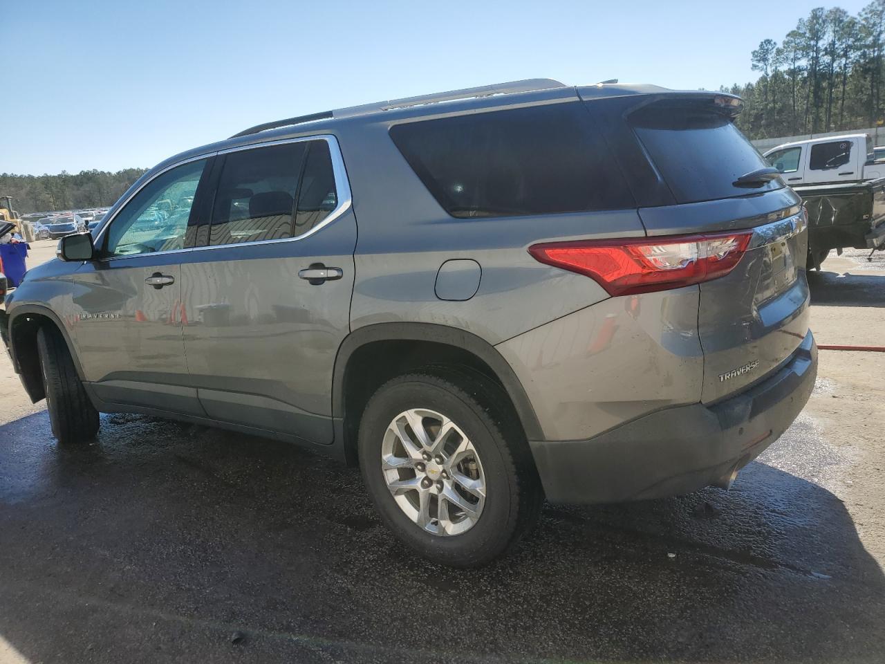 2018 Chevrolet Traverse VIN 1GNERGKW7JJ109225 Copart auction photo, front end damage thumbnail 2