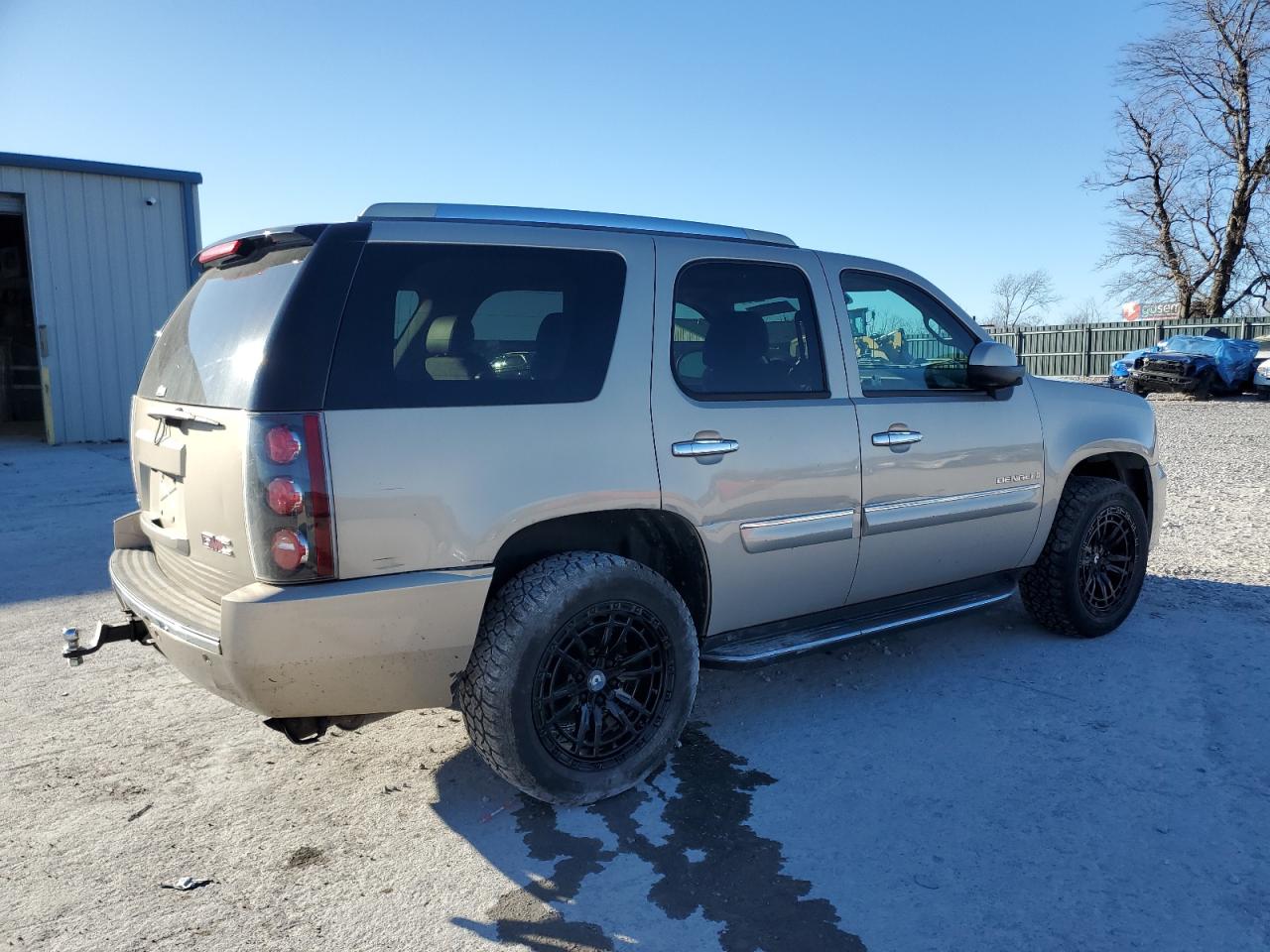 2007 GMC Yukon VIN 1GKFK63847J341449 Copart auction photo, water/flood damage thumbnail 3