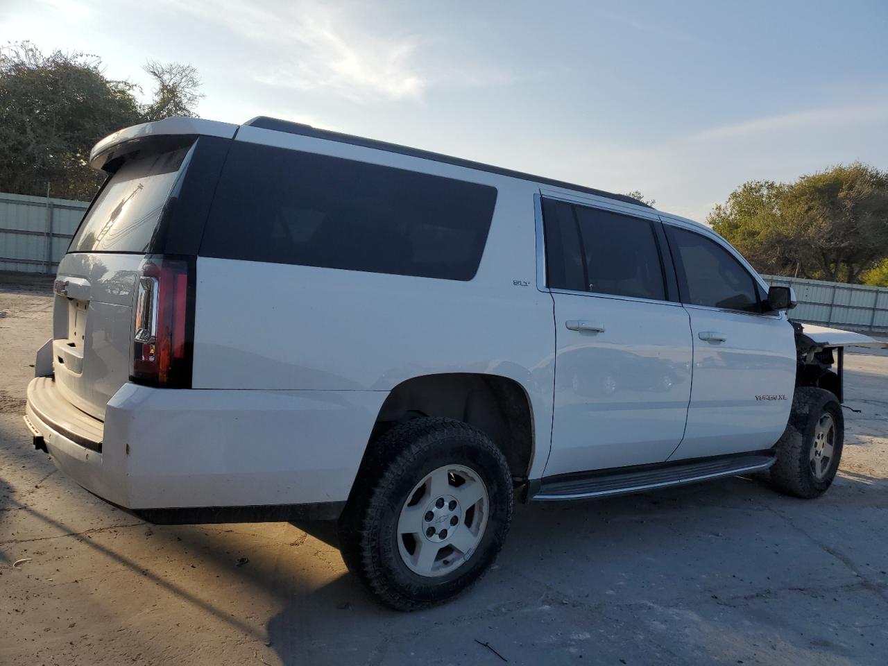 2016 GMC Yukon VIN 1GKS1GKC5GR295967 Copart auction photo, water/flood / front end damage thumbnail 3