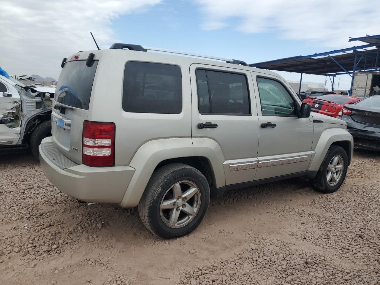 2008 Jeep Liberty (North America) VIN 1J8GN58K38W164685 Copart auction photo, mechanical damage thumbnail 3