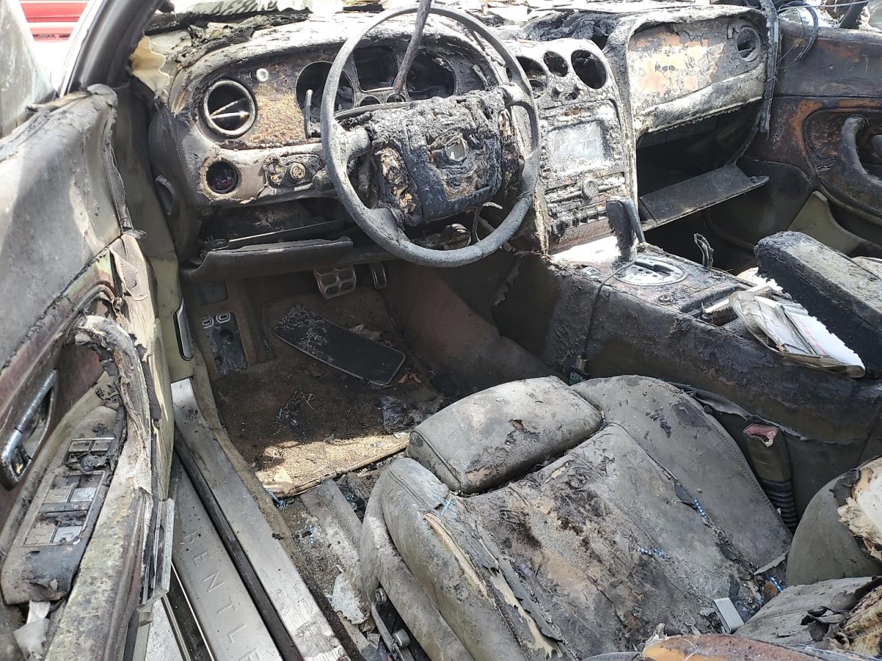 2005 Bentley Continental VIN SCBCR63W95C028121 Copart auction photo, burn - interior damage thumbnail 8