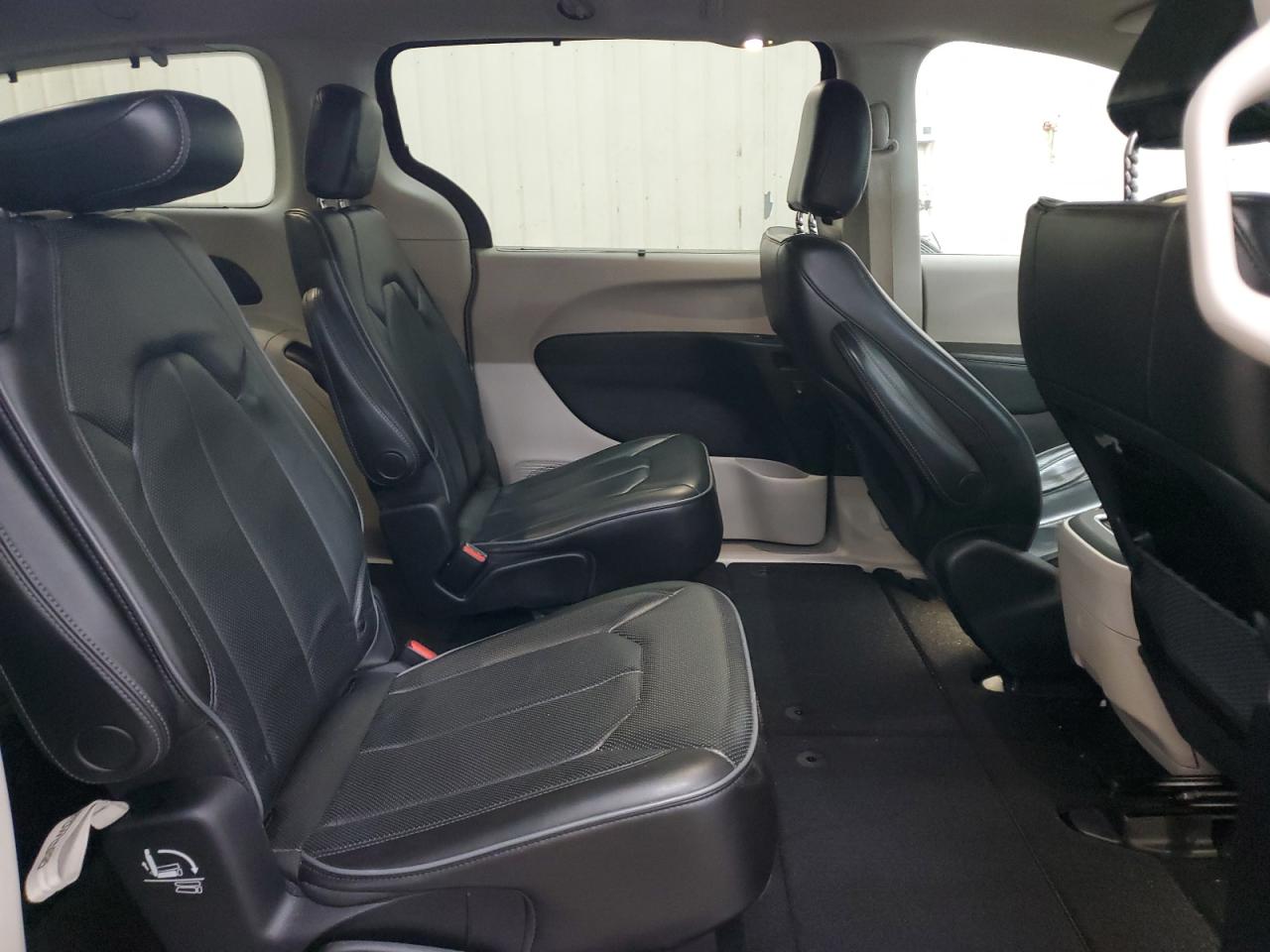 2019 Chrysler Pacifica VIN 2C4RC1GG7KR655417 Copart auction photo, front end damage thumbnail 11