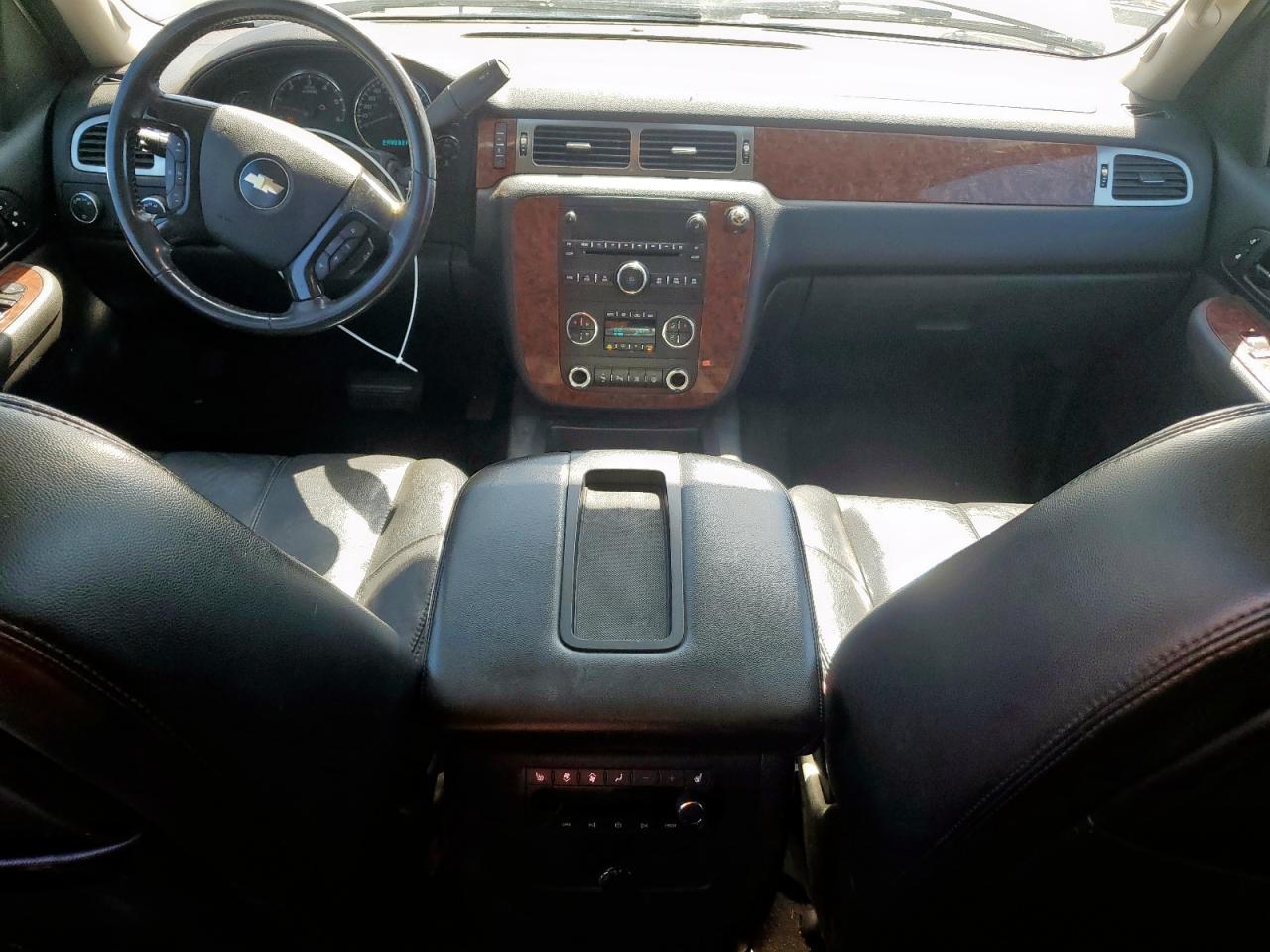 2007 Chevrolet Suburban VIN 1GNFK16307J181155 Copart auction photo, side / mechanical damage thumbnail 8