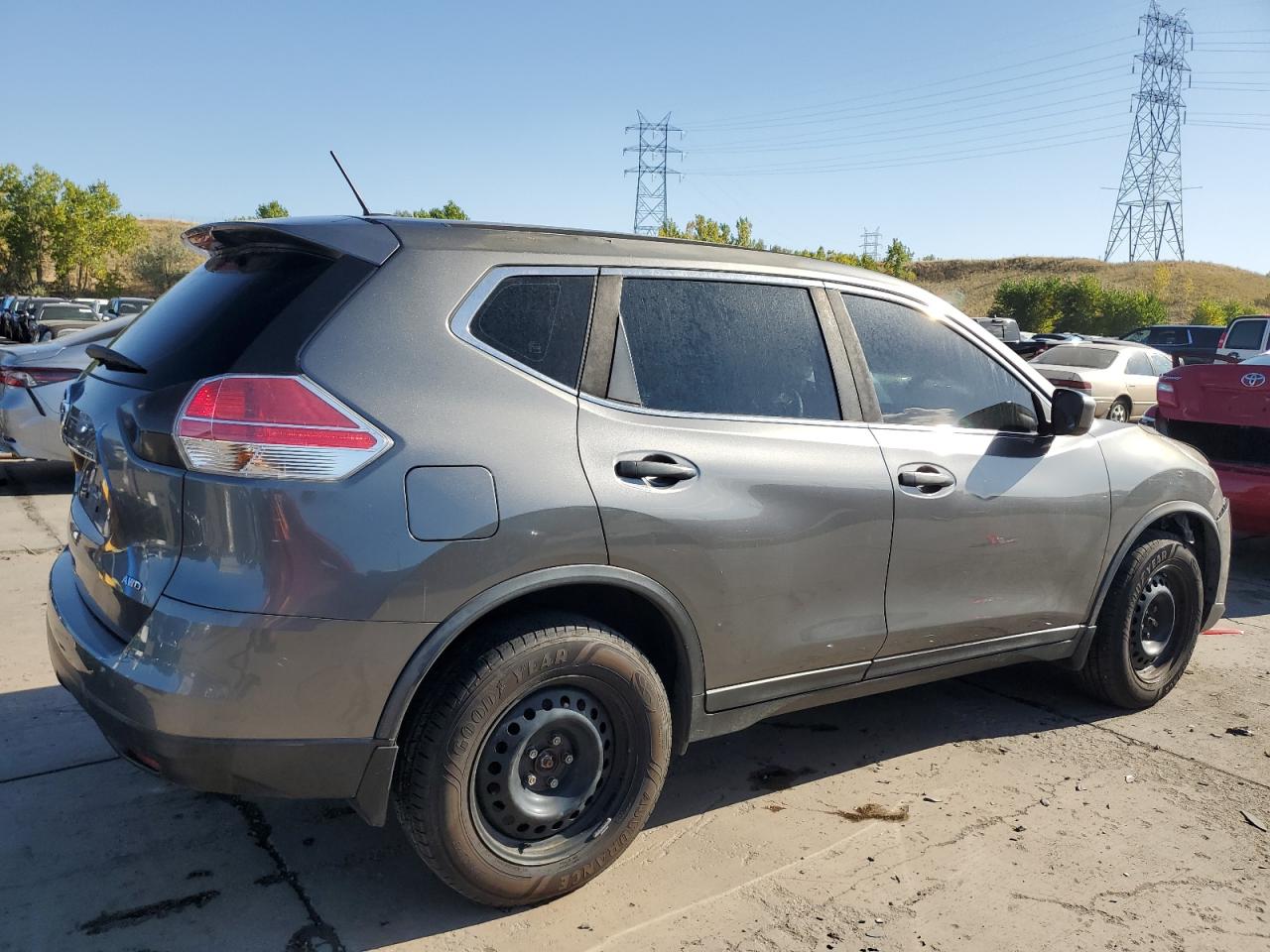 2016 Nissan Rogue VIN JN8AT2MV3GW153920 Copart auction photo, burn - engine / burn - interior damage thumbnail 3