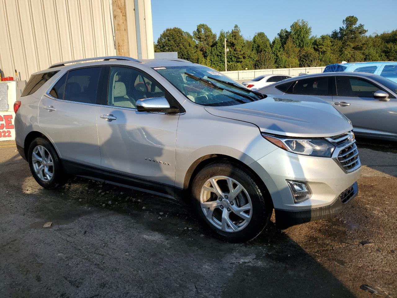 2020 Chevrolet Equinox VIN 3GNAXNEV2LS715299 Copart auction photo, front end damage thumbnail 4