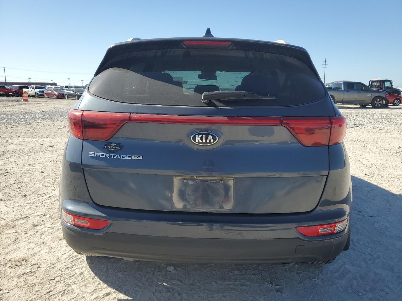 2018 KIA Sportage VIN KNDPM3AC4J7358014 Copart auction photo, side / minor dent/scratches damage thumbnail 6