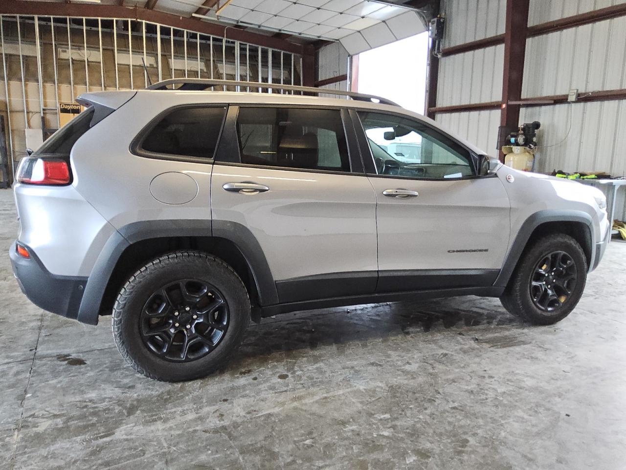 2019 Jeep Cherokee VIN 1C4PJMBN8KD225791 Copart auction photo, mechanical damage thumbnail 3