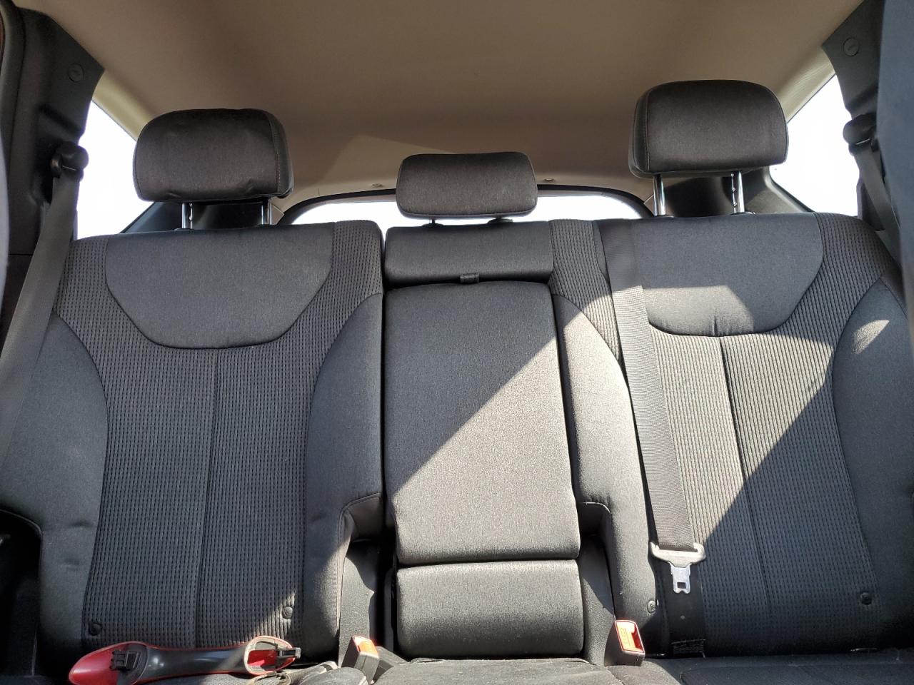 2019 Hyundai Santa Fe VIN 5NMS3CAD2KH126415 Copart auction photo, front end / minor dent/scratches damage thumbnail 10