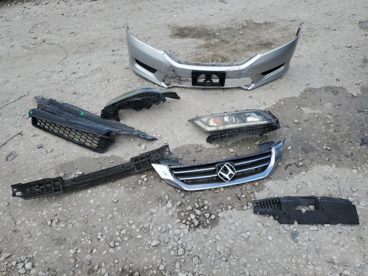 2013 Honda Accord VIN 1HGCR2F34DA028806 Copart auction photo, front end / minor dent/scratches damage thumbnail 12