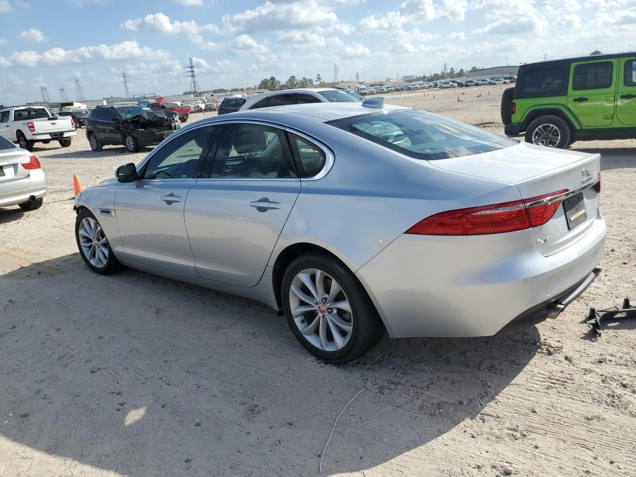 2018 Jaguar XF VIN SAJBD4FX8JCY55555 Copart auction photo, front end / side damage thumbnail 2