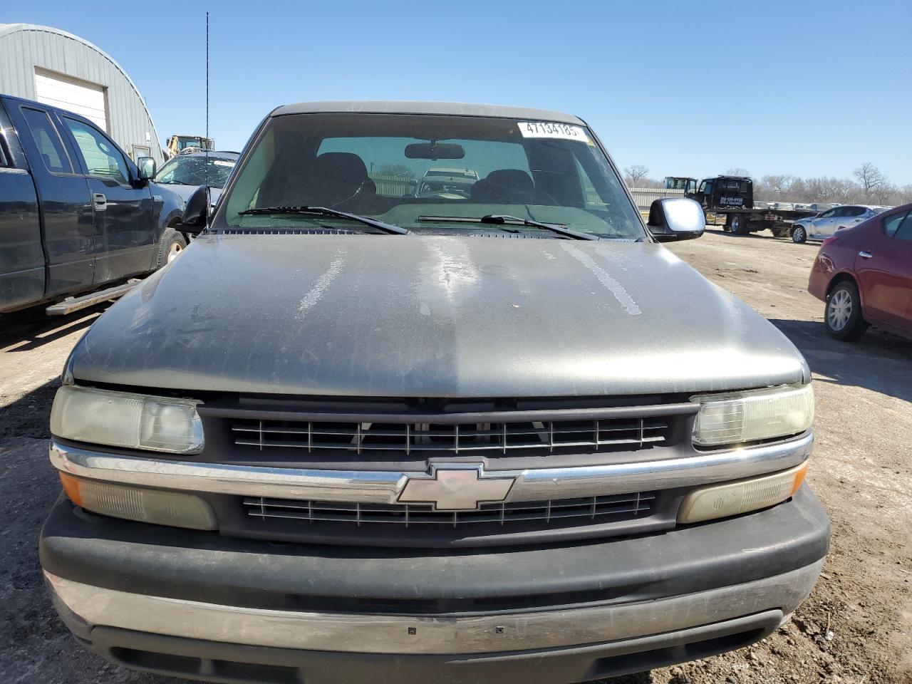 2000 Chevrolet Silverado VIN 2GCEC19T4Y1266072 Copart auction photo, vandalism / all over damage thumbnail 5