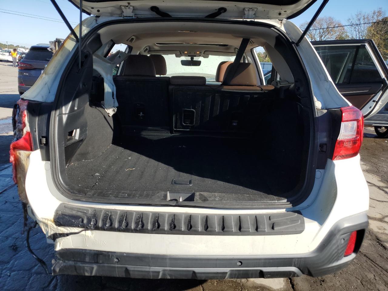 2018 Subaru Outback VIN 4S4BSETC4J3271399 Copart auction photo, burn damage thumbnail 13