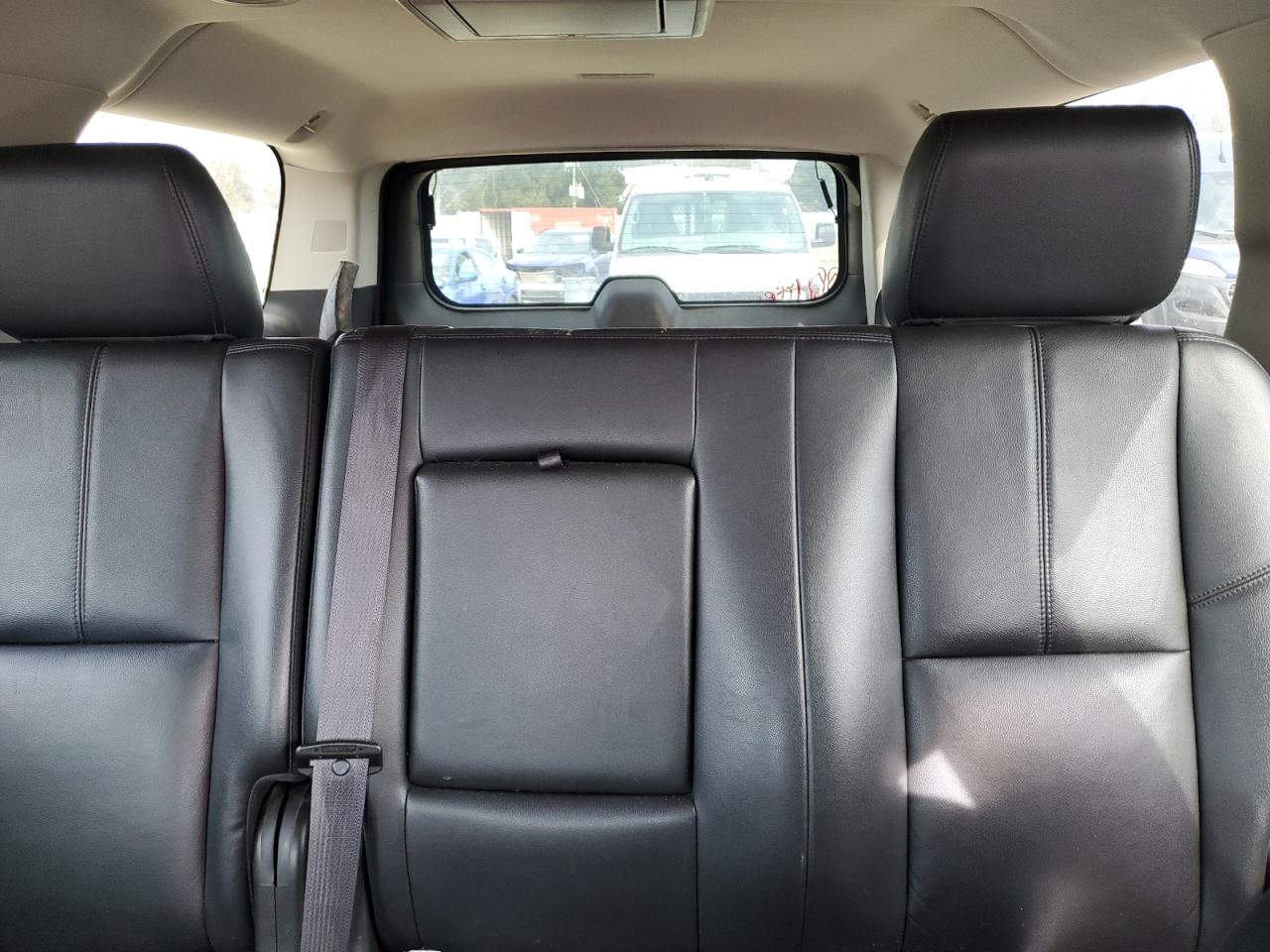 2013 Chevrolet Suburban VIN 1GNSKJE76DR336422 Copart auction photo, front end / minor dent/scratches damage thumbnail 10
