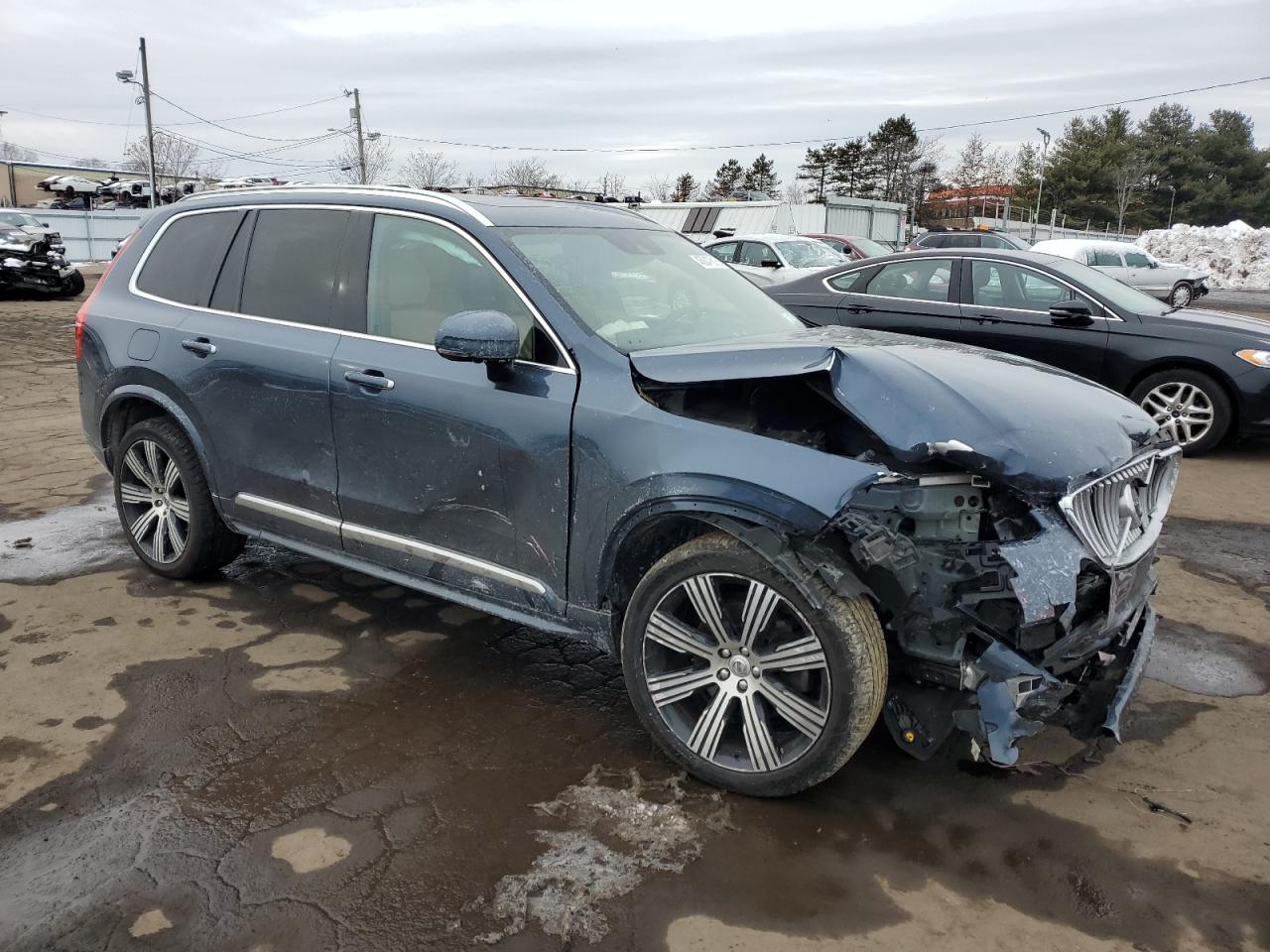 2021 Volvo XC90 VIN YV4A22PL1M1691238 Copart auction photo, front end / minor dent/scratches damage thumbnail 4