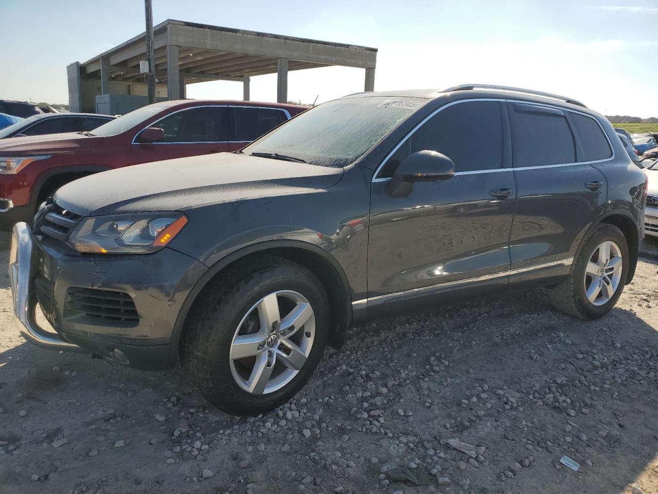 2014 Volkswagen Touareg VIN WVGEF9BPXED014860
