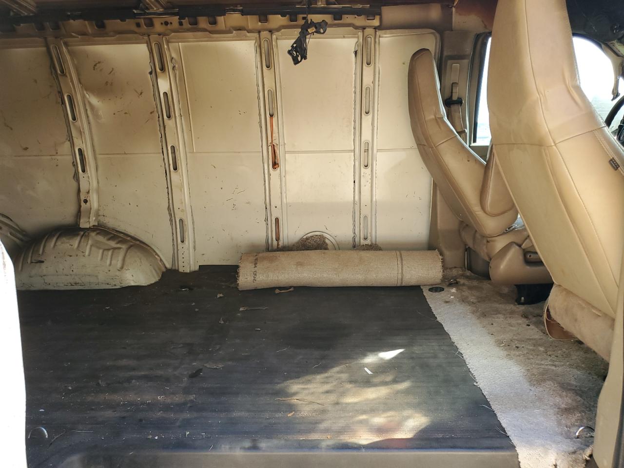 2017 GMC Savana VIN 1GTW7AFF2H1349738 Copart auction photo, burn damage thumbnail 11