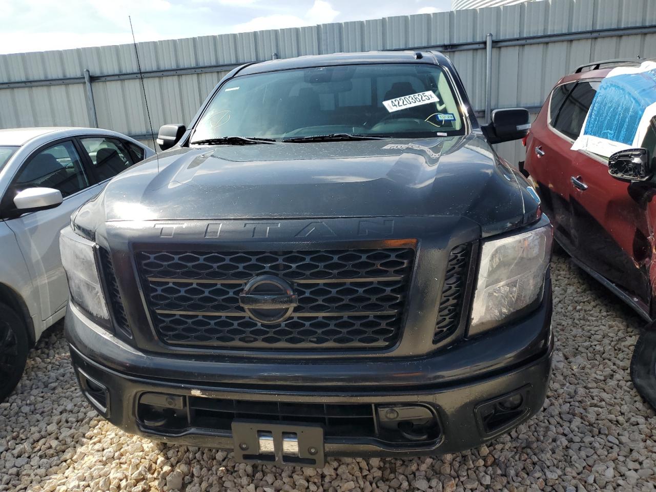 2017 Nissan Titan VIN 1N6AA1E56HN562234 Copart auction photo, normal wear / minor dent/scratches damage thumbnail 5