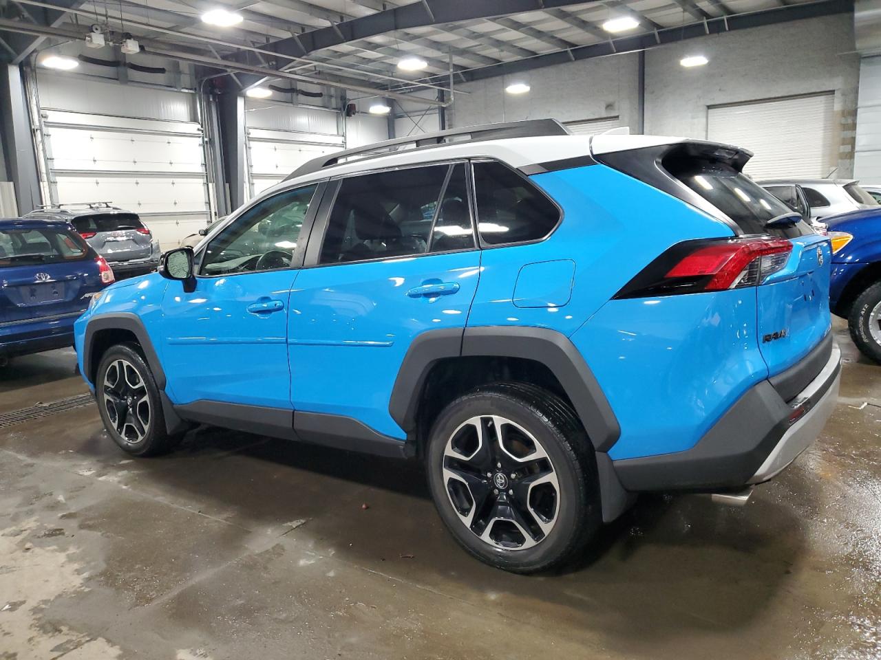 2019 Toyota RAV 4 VIN 2T3J1RFV3KC004665 Copart auction photo, front end damage thumbnail 2