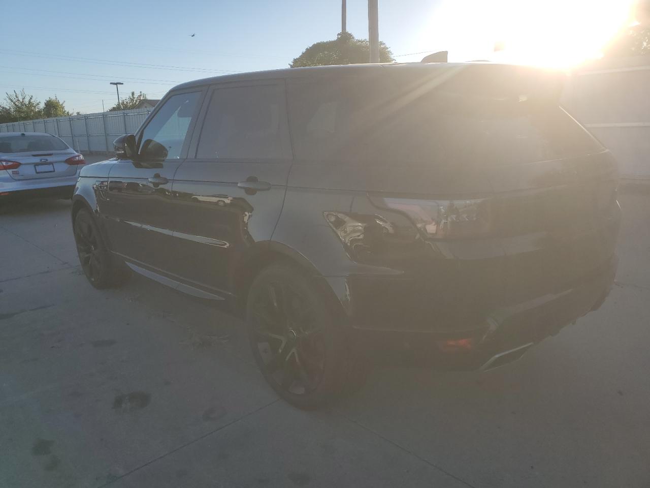 2019 Land Rover Range Rover VIN SALWS2SU9KA865166 Copart auction photo, mechanical / minor dent/scratches damage thumbnail 2