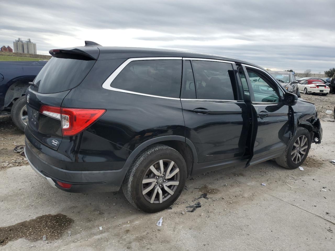 2021 Honda Pilot VIN 5FNYF5H53MB039221 Copart auction photo, front end damage thumbnail 3